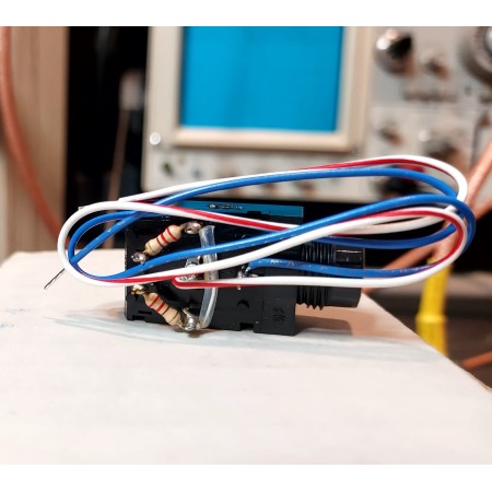 MFJ-62 6mm Panel Connector for Headphones, with Resistive Attenuator