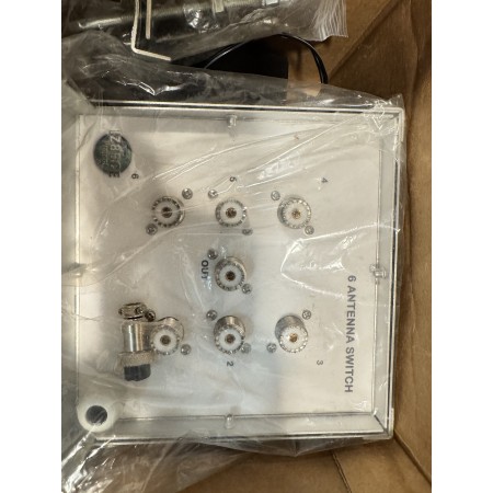 Automatic antenna switch (cat control) 6 positions, by IZ8CGE, never used