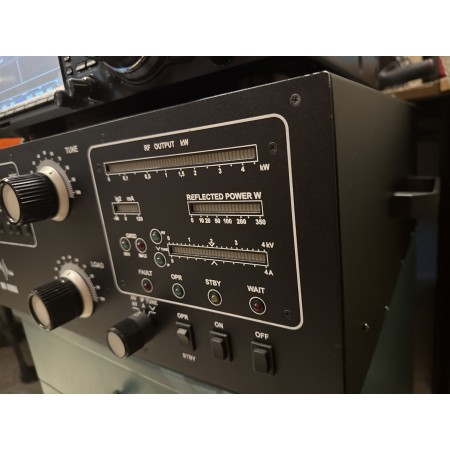 Amplificateur linéaire OM POWER 4000A 4 kW 0-30 MHz - D'OCCASION