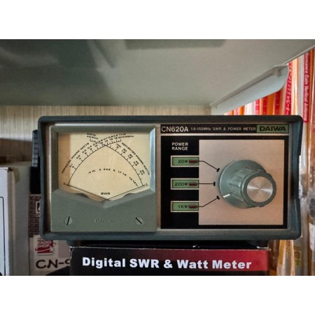 Daiwa CN620A - Mesureur de puissance et TOS à double aiguille 20 W - 200 W - 1 kW - D'OCCASION
