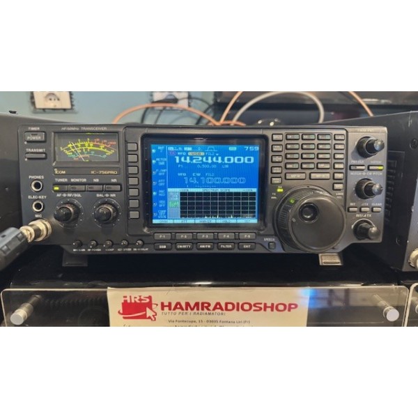 Émetteur-récepteur de station de base HF/50 MHz Icom IC-756PRO avec DSP - D'OCCASION