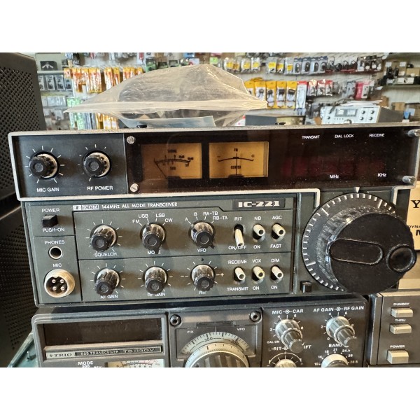 Icom IC-221 Vintage VHF FM-USB-LSB-CW Transceiver - USED