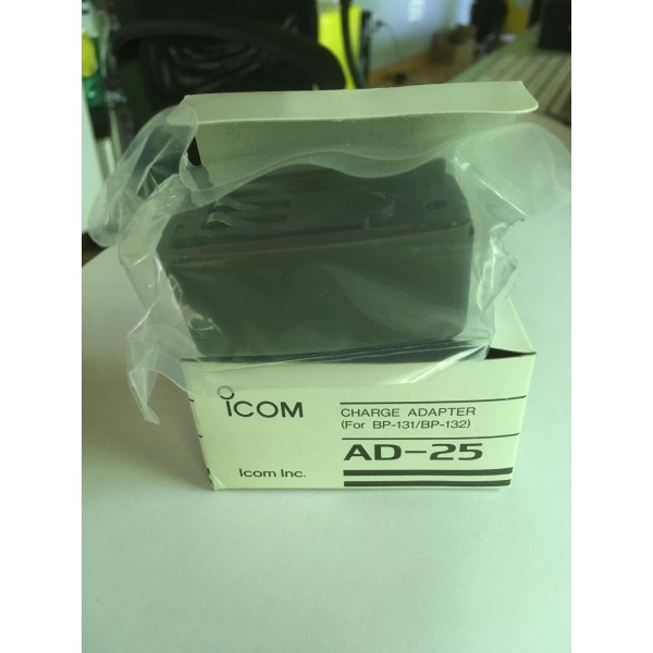 ICOM AD-25 - adattatore di ricarica per BP-131 BP-132