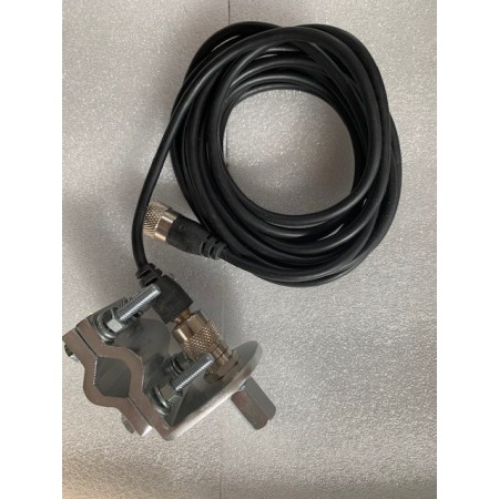 HRS-342TC – Antennenhalterung für Dachträger oder Rohre, 3/8-Zoll-Gewinde, SO-239-Anschluss + 4 m RG-58-Kabel