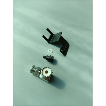 Connecteur mâle BNC/SO239 90° avec support de verrouillage pour Icom IC-705 Connecteur mâle BNC/SO239 90° avec support de verrouillage pour Icom IC-705