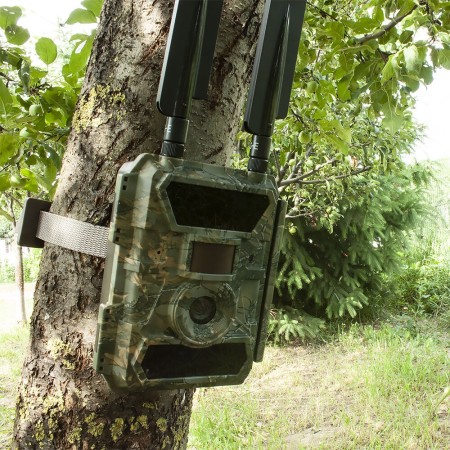 PNI Hunting 400C 12MP hunting camera with 4G LTE Internet, GPS